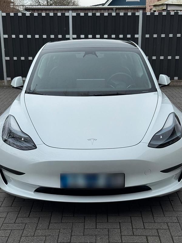 Gebraucht Tesla Model 3 RWD 220 kW (300 PS) 2023 Weiß Limousine