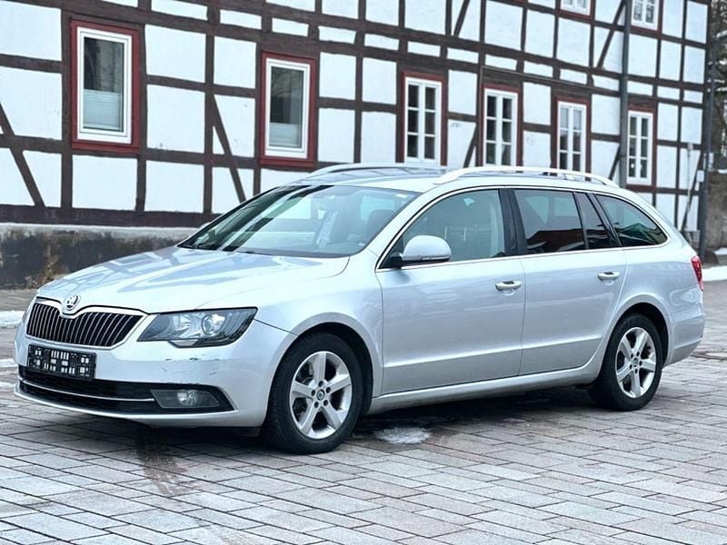 Gebraucht Skoda Superb Best of 170 PS (125 kW) 2015 Silber Kombi