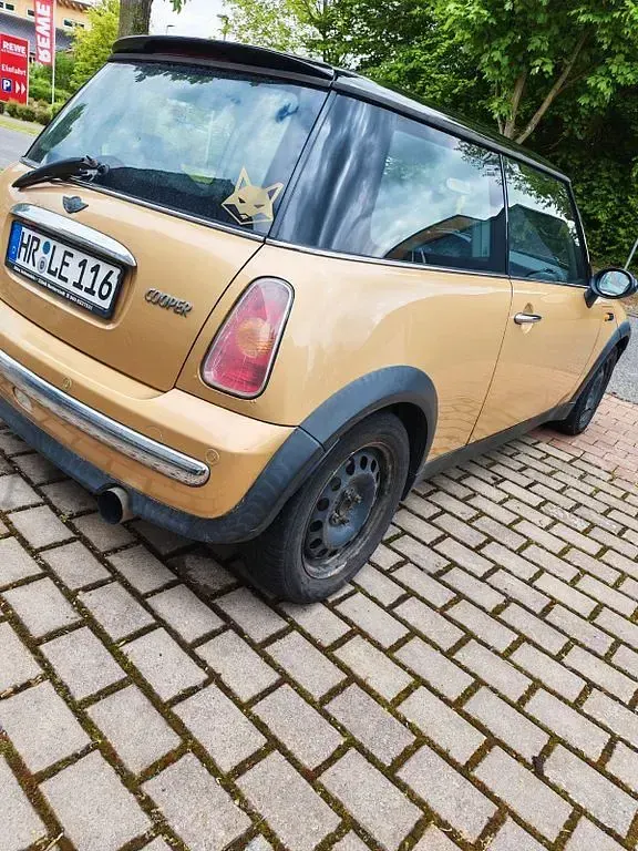 Używany Mini Cooper 116 KM (85 kW) 2004 Złoty Hatchback