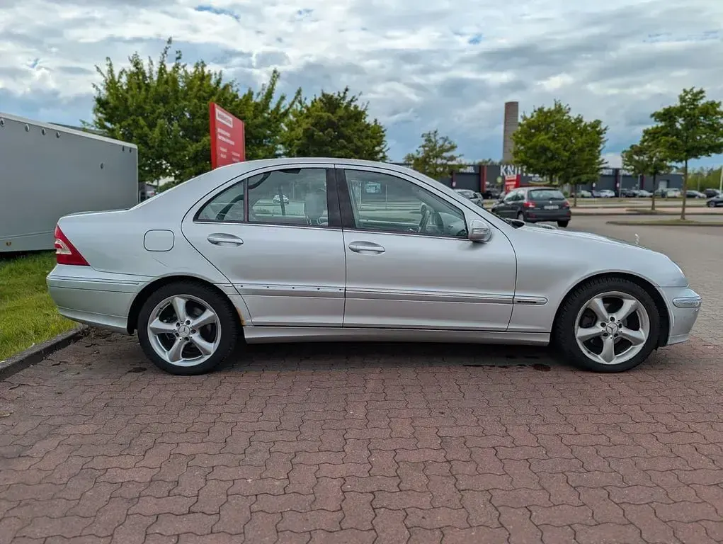 Gebraucht Mercedes C200 Elegance 163 PS (119 kW) 2004 Silber Limousine