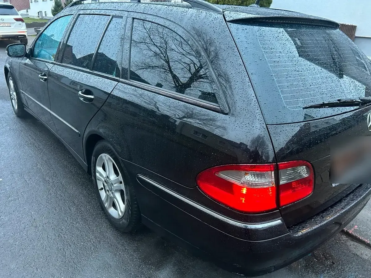 Gebraucht Mercedes E220 Avantgarde 170 PS (125 kW) 2009 Schwarz Kombi