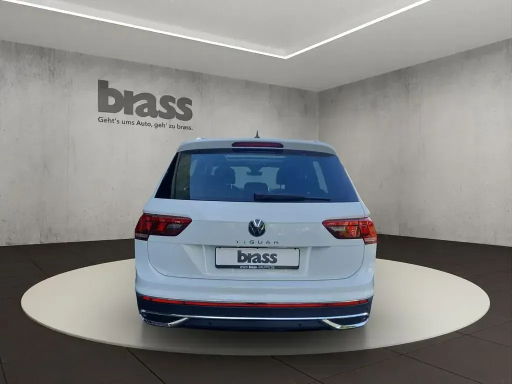 Gebraucht VW Tiguan Elegance 150 PS (110 kW) 2023 Pure white SUV