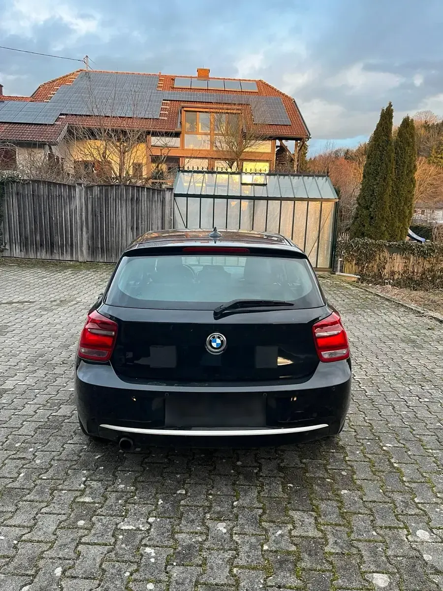 Gebraucht BMW 116 136 PS (100 kW) 2011 Schwarz Kleinwagen