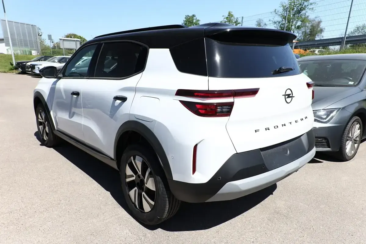 Neu Opel Frontera 145 PS (106 kW) 2026 Arktis weiß arktis weiß SUV