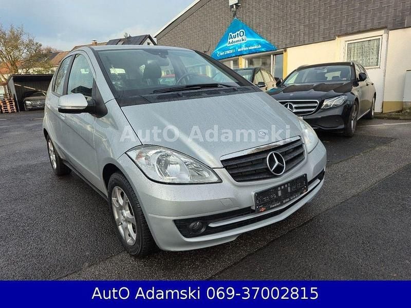 Gebraucht Mercedes A160 Classic 95 PS (69 kW) 2012 Silber Van / Kleinbus