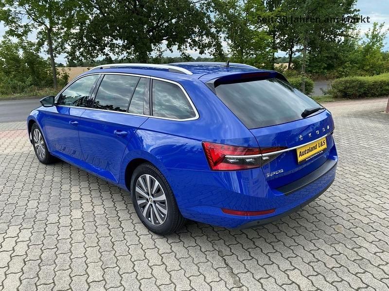 Gebraucht Skoda Superb Style 150 PS (110 kW) 2024 Modra energy/energy blue Kombi