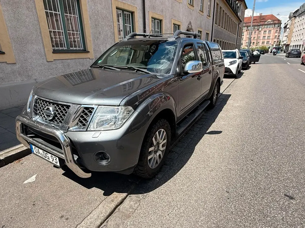 Gebraucht Nissan Navara 231 PS (169 kW) 2013 Grau Pickup
