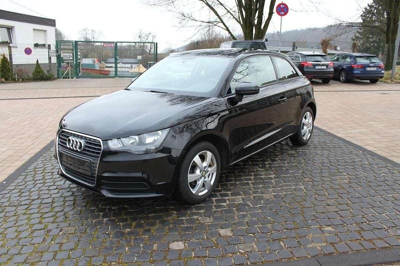 Gebraucht Audi A1 Attraction 86 PS (63 kW) 2012 Brillantschwarz Kleinwagen