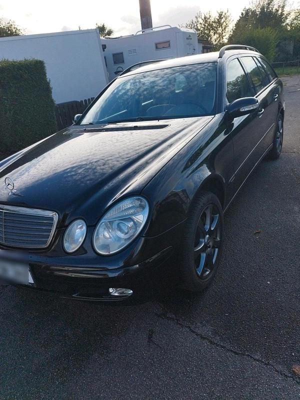 Schwarz Gebraucht 2004 Mercedes E240 Kombi | 3.200 € (Superpreis) - Bild 1/4