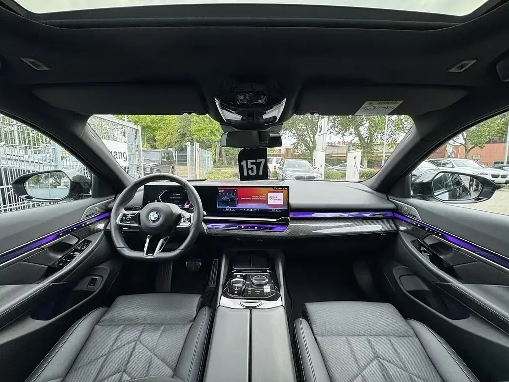 Gebraucht BMW 540 M Sport 303 PS (222 kW) 2025 Black sapphire Limousine