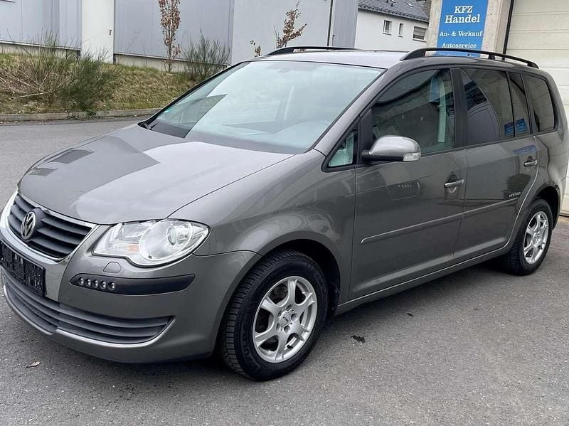 Slate grey metallic Gebraucht 2009 VW Touran United Van / Kleinbus | 4.450 € (Teuer) - Bild 1/4