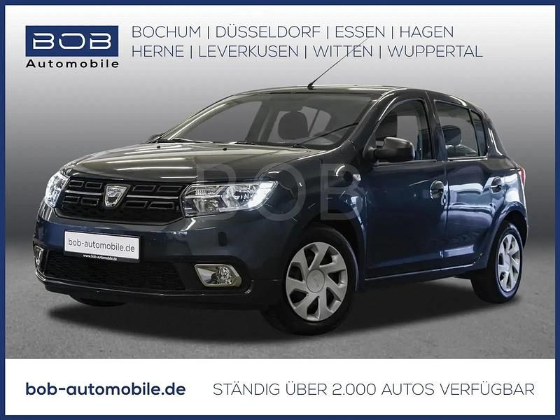 Grau Gebraucht 2020 Dacia Sandero Essentiel Limousine | 9.988 € - Bild 1/3