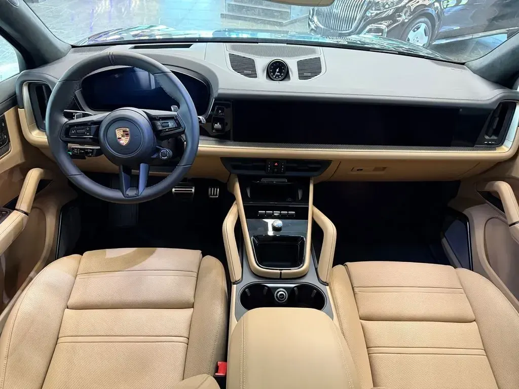 Neu Porsche Cayenne 500 PS (367 kW) 2026 Grün SUV