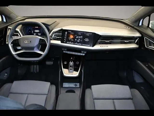 Gebraucht Audi Q4 e-tron 210 kW (286 PS) 2025 Manufacturer SUV