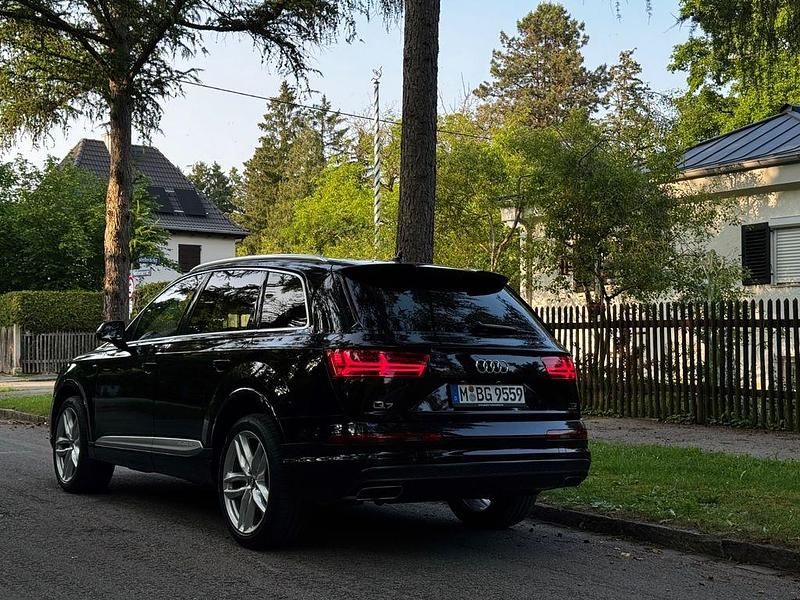 Gebraucht Audi Q7 Ambiente 272 PS (200 kW) 2016 Schwarz SUV