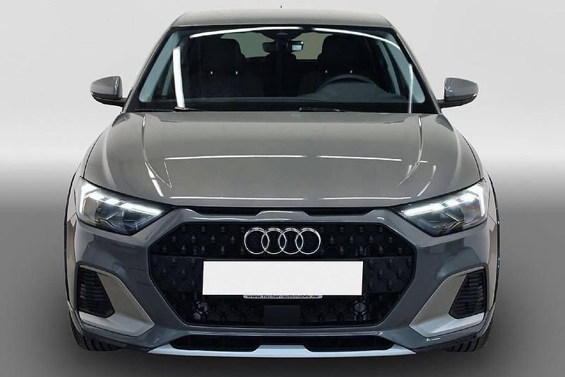 Gebraucht Audi A1 116 PS (85 kW) 2025 Grau Limousine