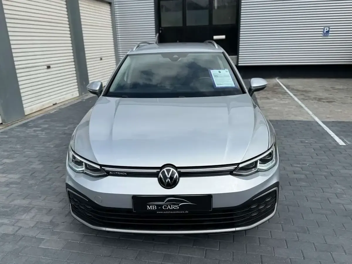 Używany VW Golf Alltrack 200 KM (147 kW) 2023 Srebrny Kombi