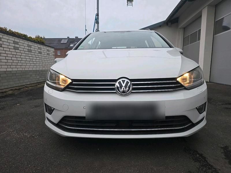 Weiß Gebraucht 2016 VW Golf Sportsvan Van / Kleinbus | 6.999 € (Superpreis) - Bild 1/4