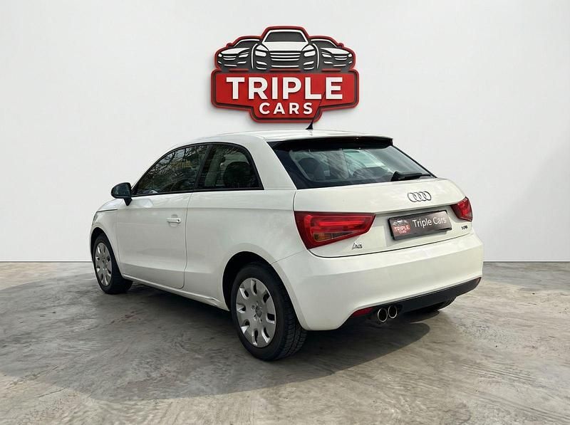 Gebraucht Audi A1 Attraction 86 PS (63 kW) 2011 Weiß Kleinwagen