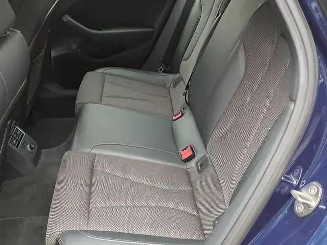 Gebraucht Audi A3 Sportback e-tron Sport 204 PS (150 kW) 2020 Kosmosblau metallic Kleinwagen