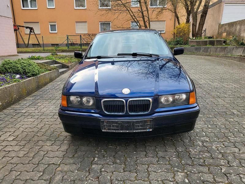 Gebraucht BMW 316 102 PS (75 kW) 1997 Blau Limousine