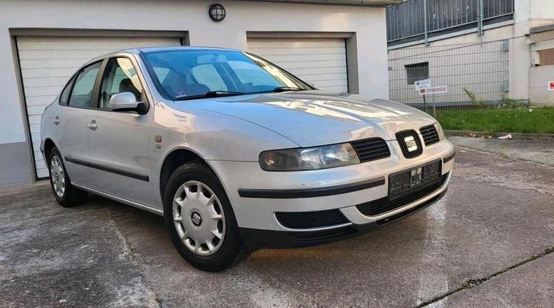 Grau Gebraucht 1999 Seat Toledo Stella Limousine | 950 € (Guter Preis) - Bild 1/4