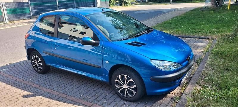 Gebraucht Peugeot 206 75 PS (55 kW) 2005 Blau Kleinwagen