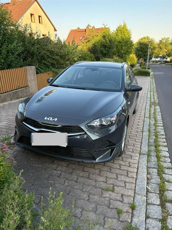 Schwarz Neu 2025 Kia Ceed 2 Kombi | 23.500 € (Etwas zu teuer) - Bild 1/3