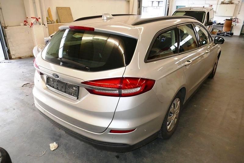 Usado Ford Mondeo 150 CV (110 kW) 2020 Plateado Berlina