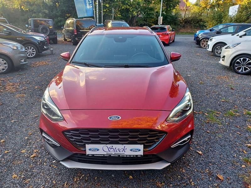 Gebraucht Ford Focus Active X 120 PS (88 kW) 2021 Rot Limousine