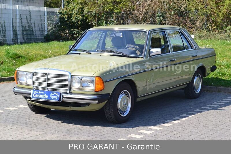 Grün Gebraucht 1984 Mercedes 200 Limousine | 4.990 € - Bild 1/4