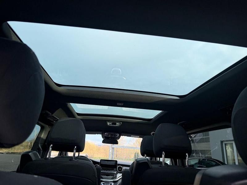 Gebraucht Mercedes E250 Edition 190 PS (139 kW) 2021 Blau Van / Kleinbus