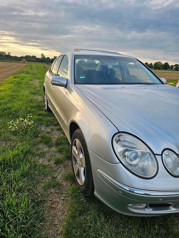 Gebraucht Mercedes E320 204 PS (150 kW) 2004 Silber Limousine