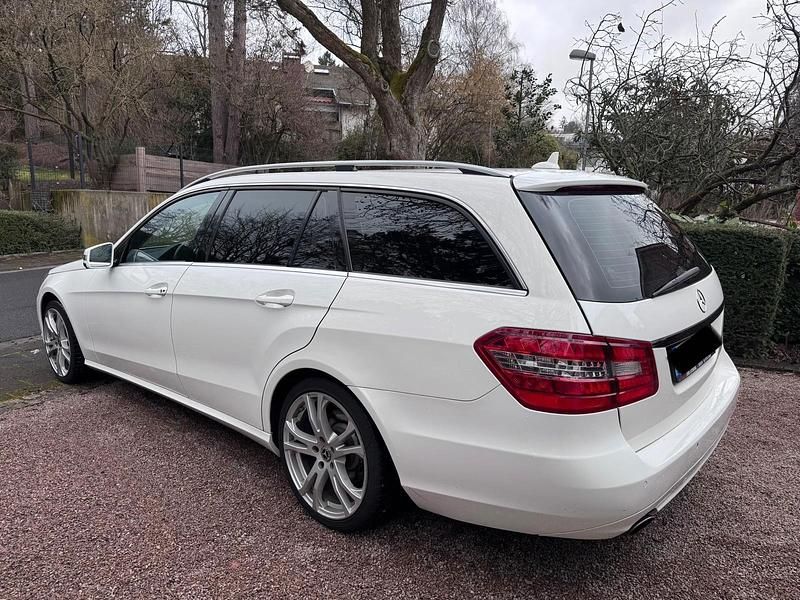 Gebraucht Mercedes E350 AMG 265 PS (194 kW) 2012 Weiß Kombi