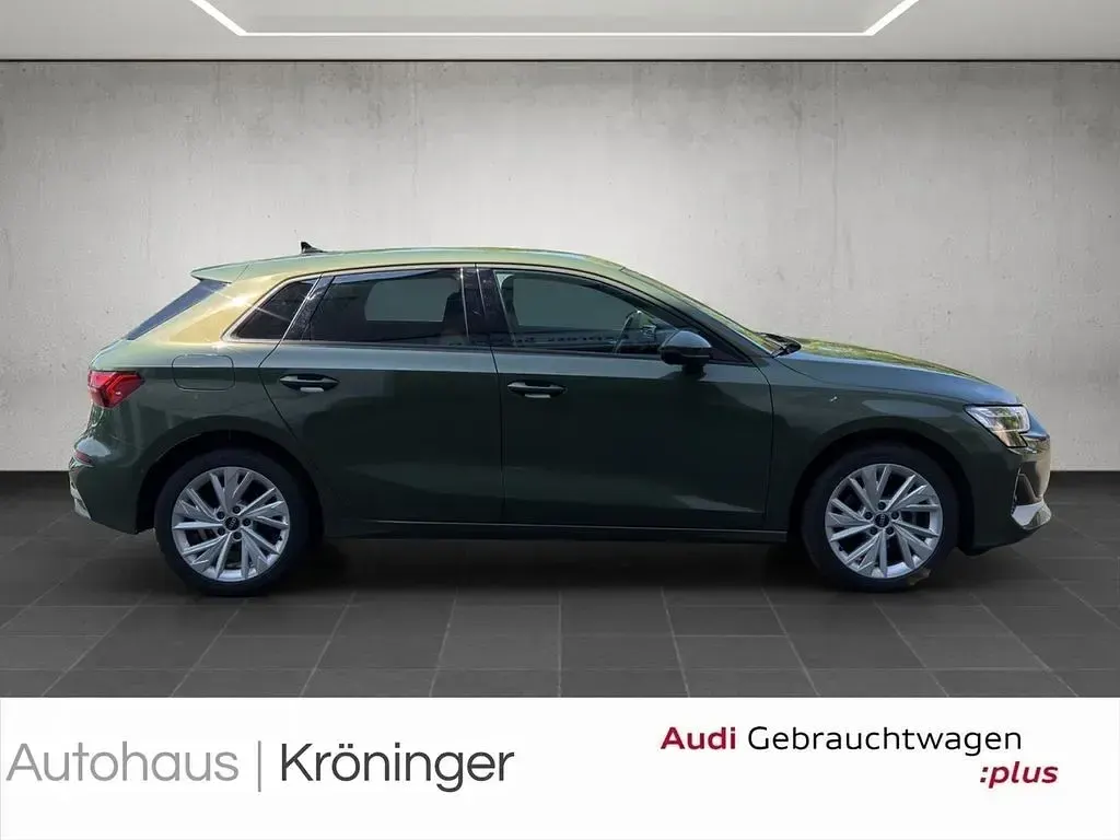 Gebraucht Audi A3 Sport 150 PS (110 kW) 2025 Grün Limousine