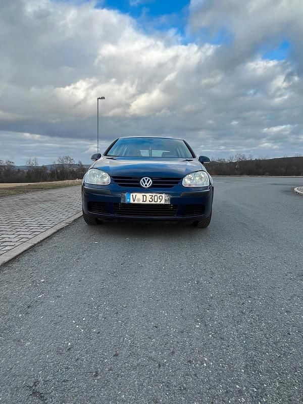 Gebraucht VW Golf V 102 PS (75 kW) 2004 Blau Kleinwagen