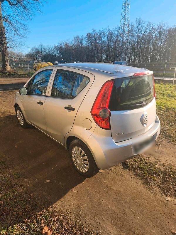 Gebraucht Opel Agila 63 PS (46 kW) 2009 Silber Kleinwagen