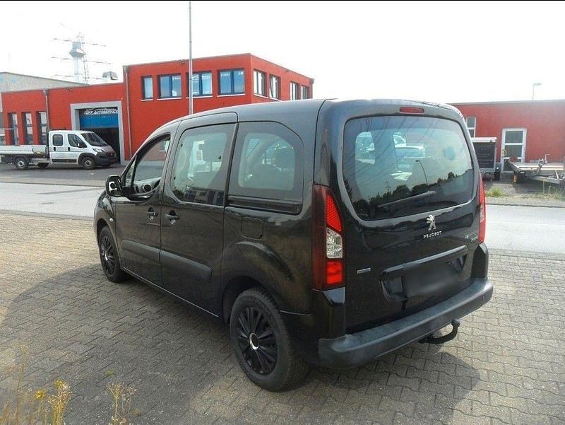 Gebraucht Peugeot Partner 120 PS (88 kW) 2016 Schwarz Van / Kleinbus