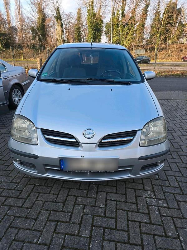 Gebraucht Nissan Almera Tino 116 PS (85 kW) 2004 Silber Van / Kleinbus