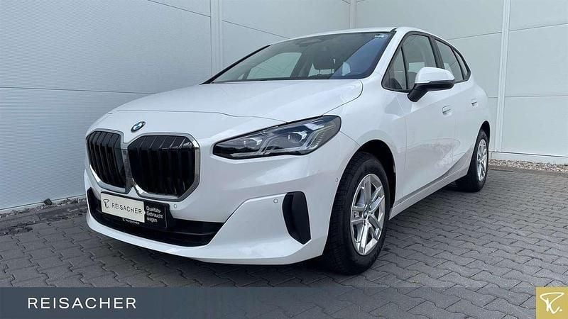Alpinweiß uni Gebraucht 2024 BMW 218 Van / Kleinbus | 28.749 € (Guter Preis) - Bild 1/4