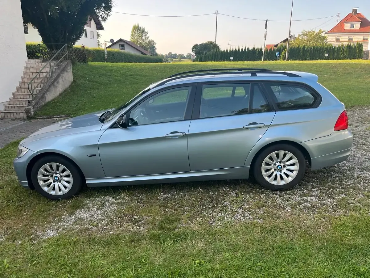 Gebraucht BMW 320 177 PS (130 kW) 2009 Andere farben Kombi