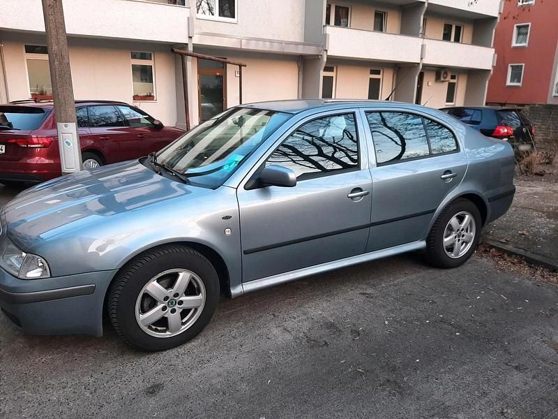 Gebraucht Skoda Octavia 101 PS (74 kW) 2003 Blau Limousine