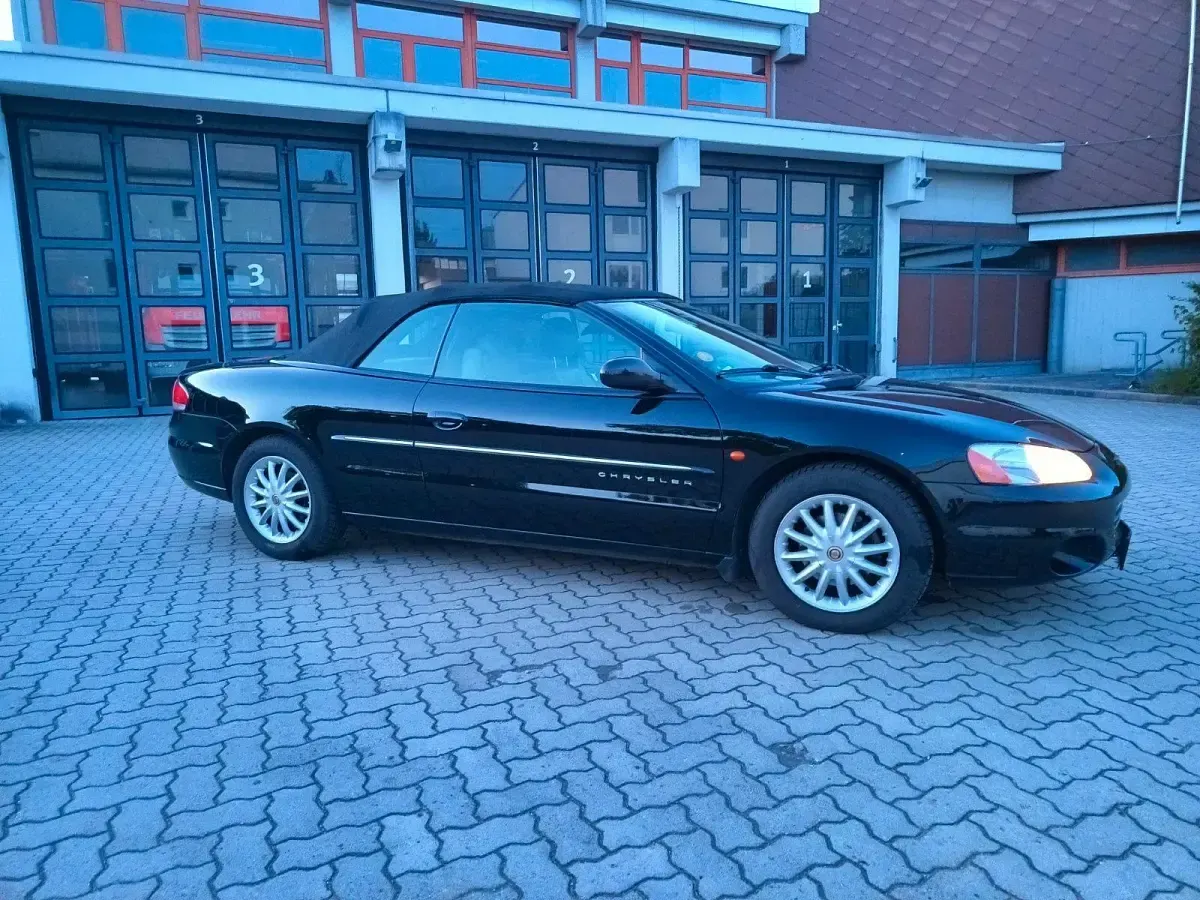 Occasion Chrysler Sebring Cabriolet 203 ch (149 kW) 2001 Noir Cabriolet