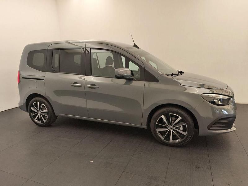 Gebraucht Mercedes T180 Progressive 116 PS (85 kW) 2025 Grau Van / Kleinbus