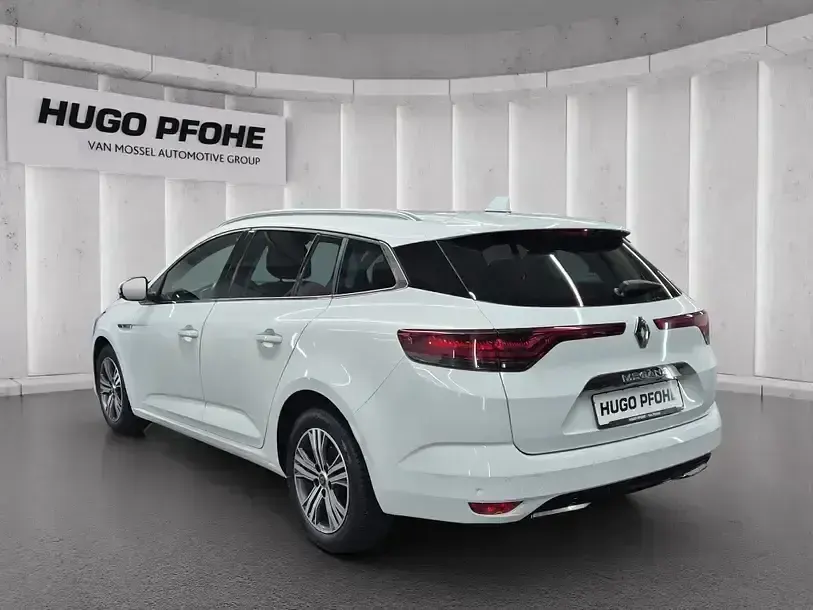 Gebraucht Renault Mégane IV Intens 140 PS (102 kW) 2021 Weiß Limousine