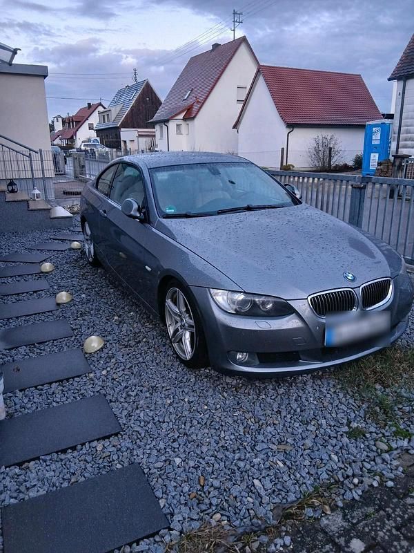 Gebraucht BMW 325 218 PS (160 kW) 2008 Silber Coupé