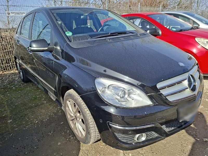 Gebraucht Mercedes B180 115 PS (84 kW) 2011 Schwarz Van / Kleinbus