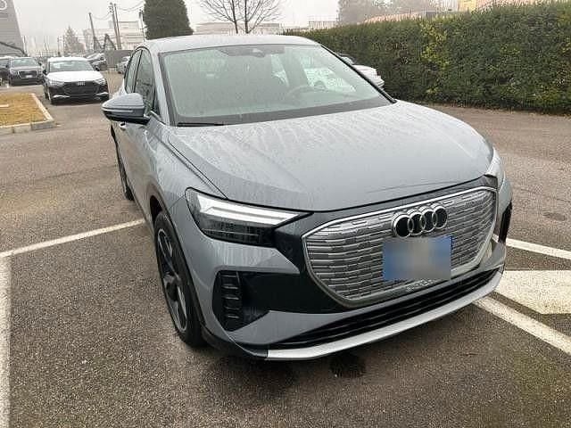 Gebraucht Audi Q4 Sportback e-tron Advanced 150 kW (204 PS) 2023 Kieselgrau SUV