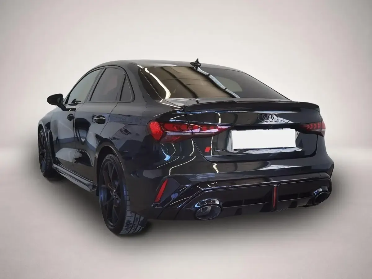 Gebraucht Audi RS3 Comfort 400 PS (294 kW) 2026 Manufacturer Limousine