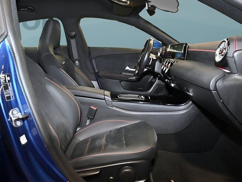 Gebraucht Mercedes CLA250e 218 PS (160 kW) 2025 Blau Limousine